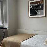 Modern 4 Bed-2 Bath In Battersea