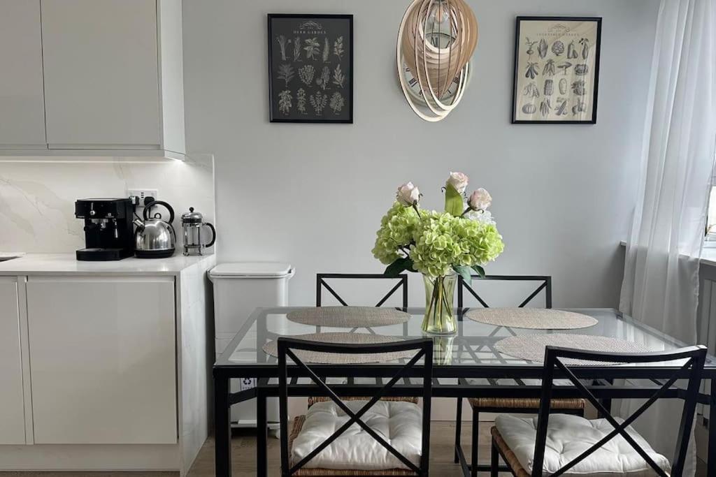Modern 4 Bed-2 Bath In Battersea *