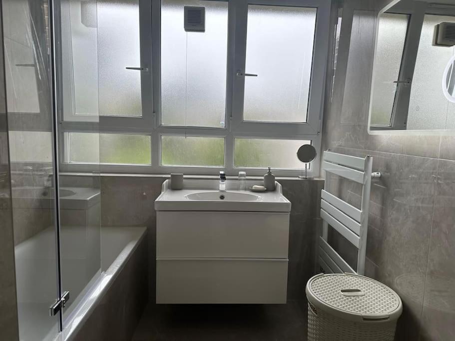 Modern 4 Bed-2 Bath In Battersea London