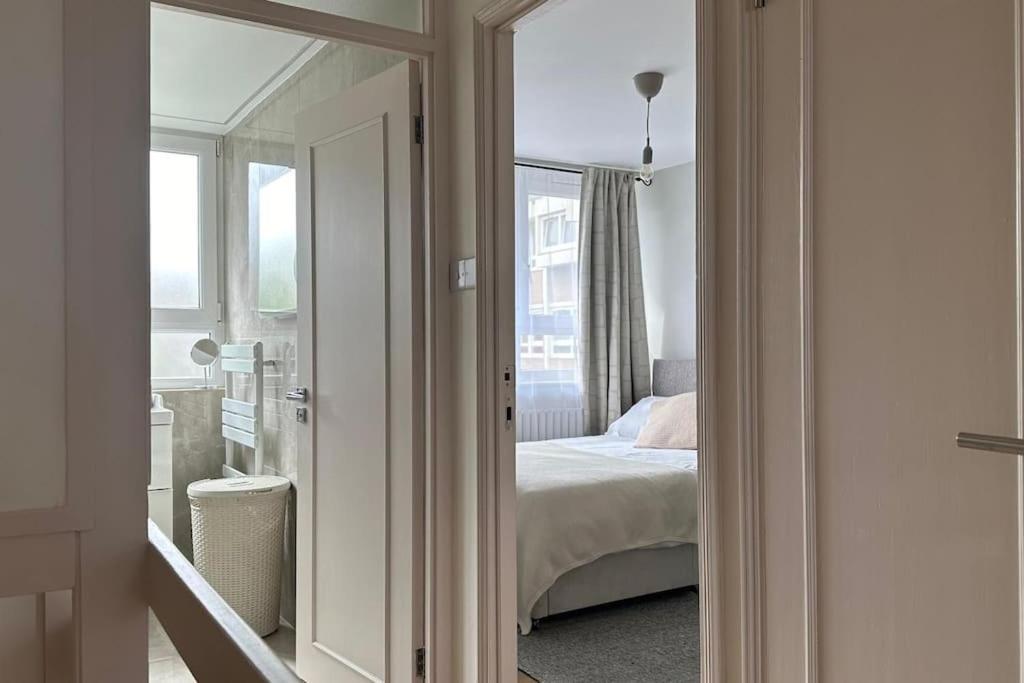 Modern 4 Bed-2 Bath In Battersea