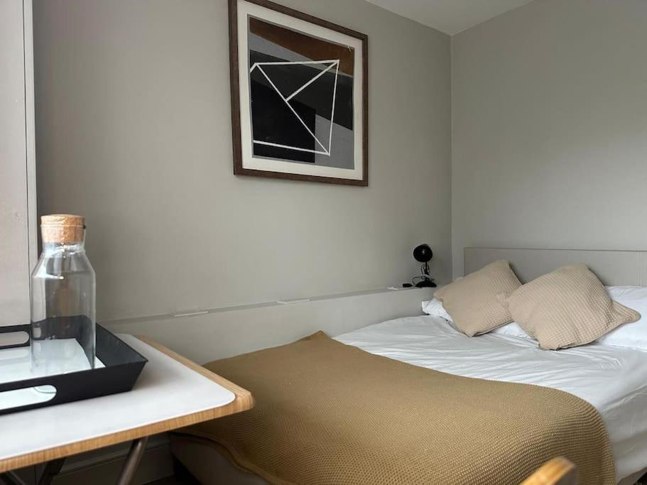Modern 4 Bed-2 Bath In Battersea Apartment *